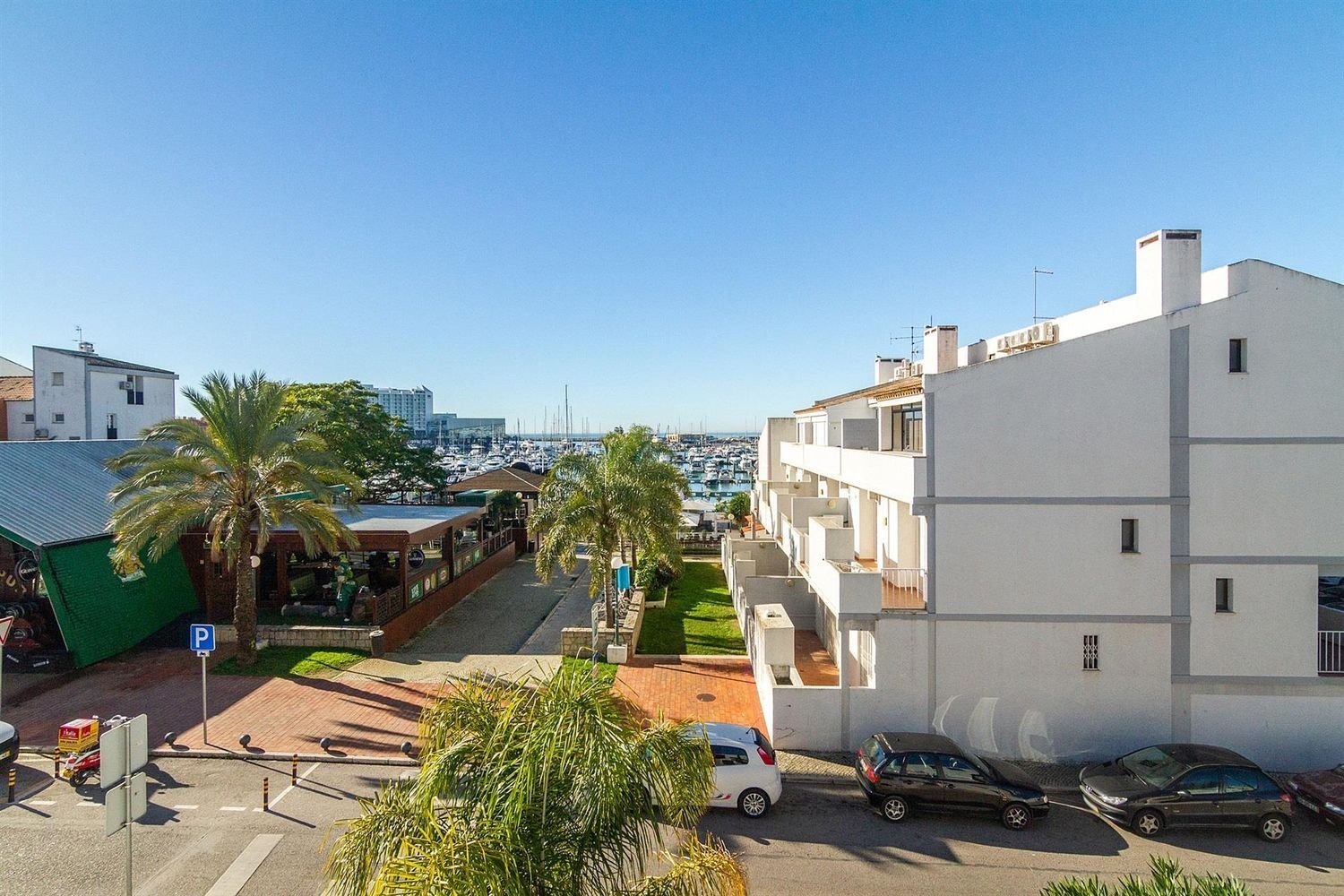 3 bedrooms House in Quarteira, Portugal No. 36550