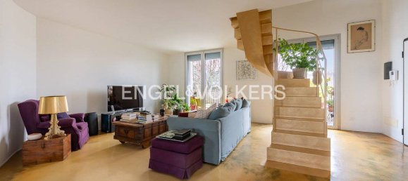 2 bedrooms Penthouse in Milan, Italy No. 245554 4