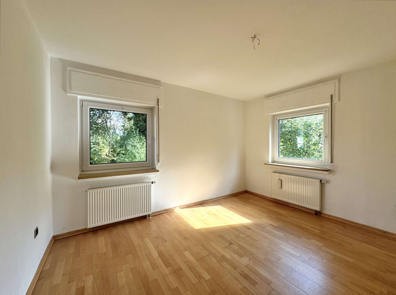 5 rooms House in Holzminden, Germany No. 45406
