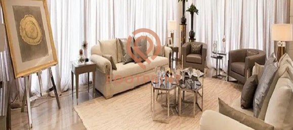 Moradia em banda T3 em Dubai, UAE N.º 23812 2