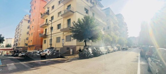 1-Zimmer Gewerbliche Immobilie in Naples, Italy, Nr. 19209 6