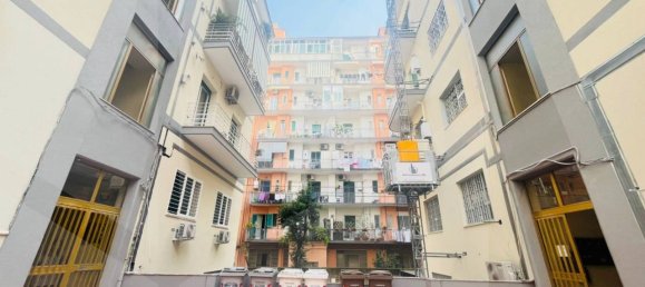 1-Zimmer Gewerbliche Immobilie in Naples, Italy, Nr. 19209 12