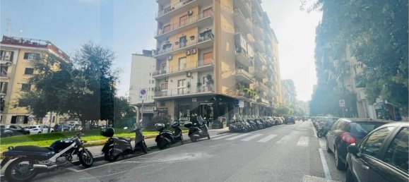 1-Zimmer Gewerbliche Immobilie in Naples, Italy, Nr. 19209 5