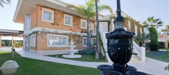 5 bedrooms Villa in Cabo De Las Huertas, Spain No. 91125 2