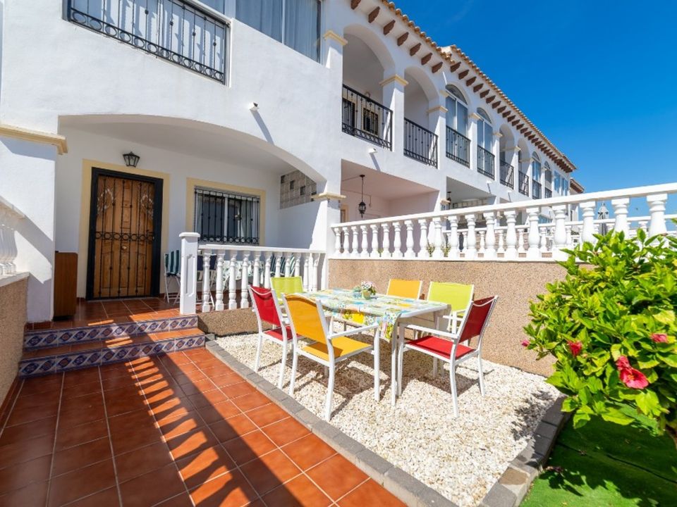 2 غرف نوم تاون هاوس في Alicante, Spain رقم 190512