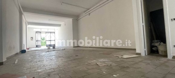 Коммерческая недвижимость с 1 комнатой в Лечче, Италия № 234263 10