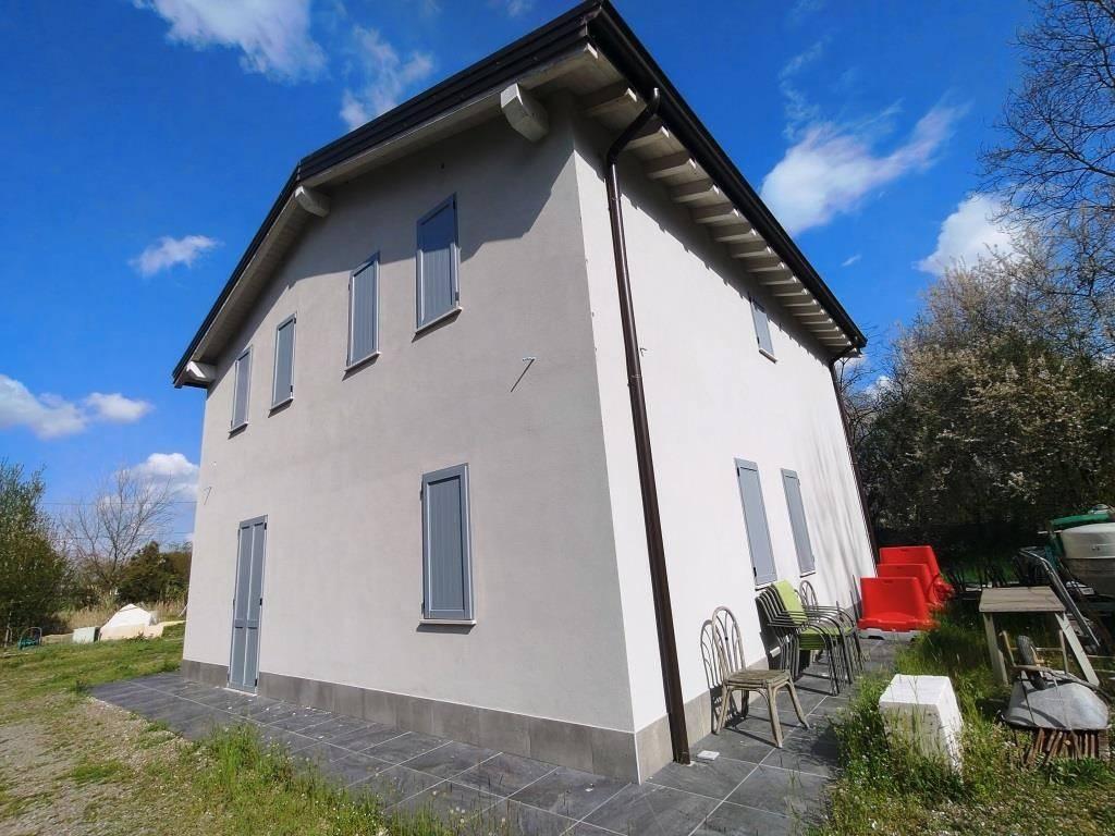 6-salle Maison à Cavezzo, Italy No. 39406