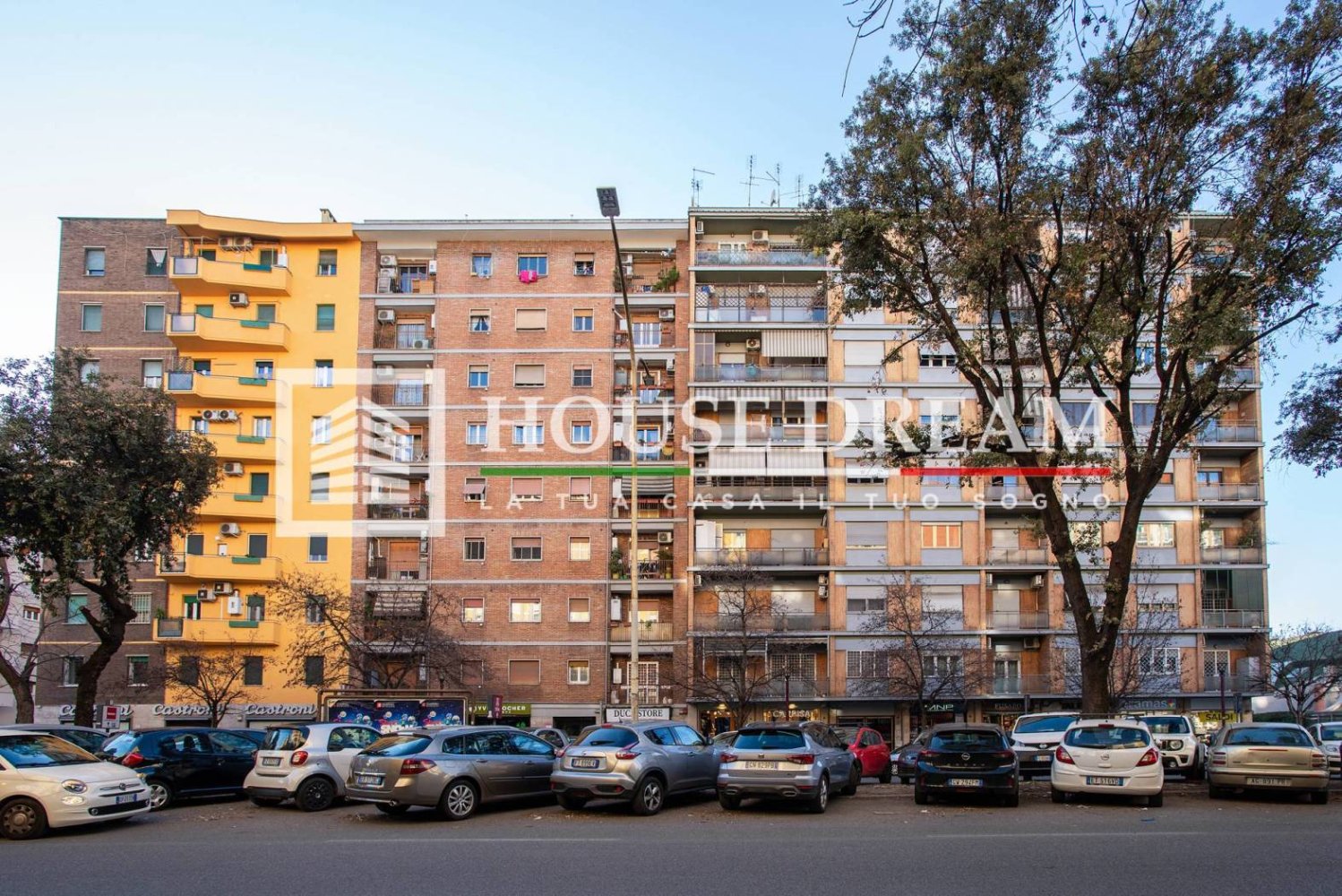 2 bedrooms Apartment in Rome, Italy No. 285461