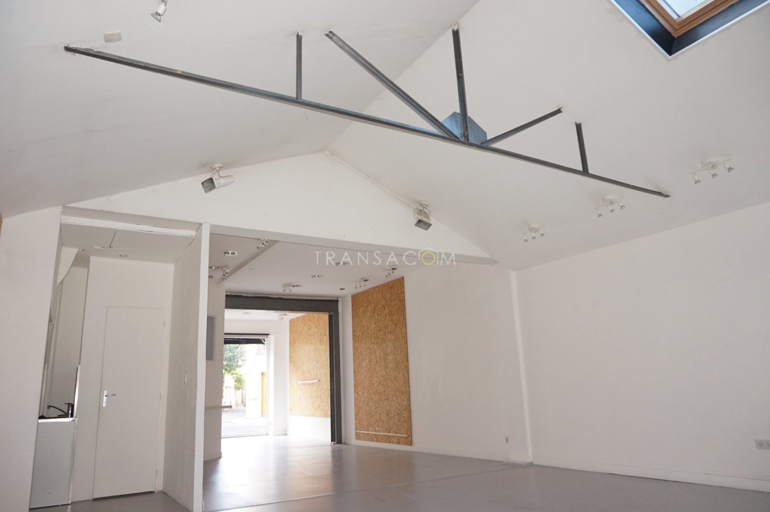 Imóvel comercial em Tours, France 140 m² N.º 249975