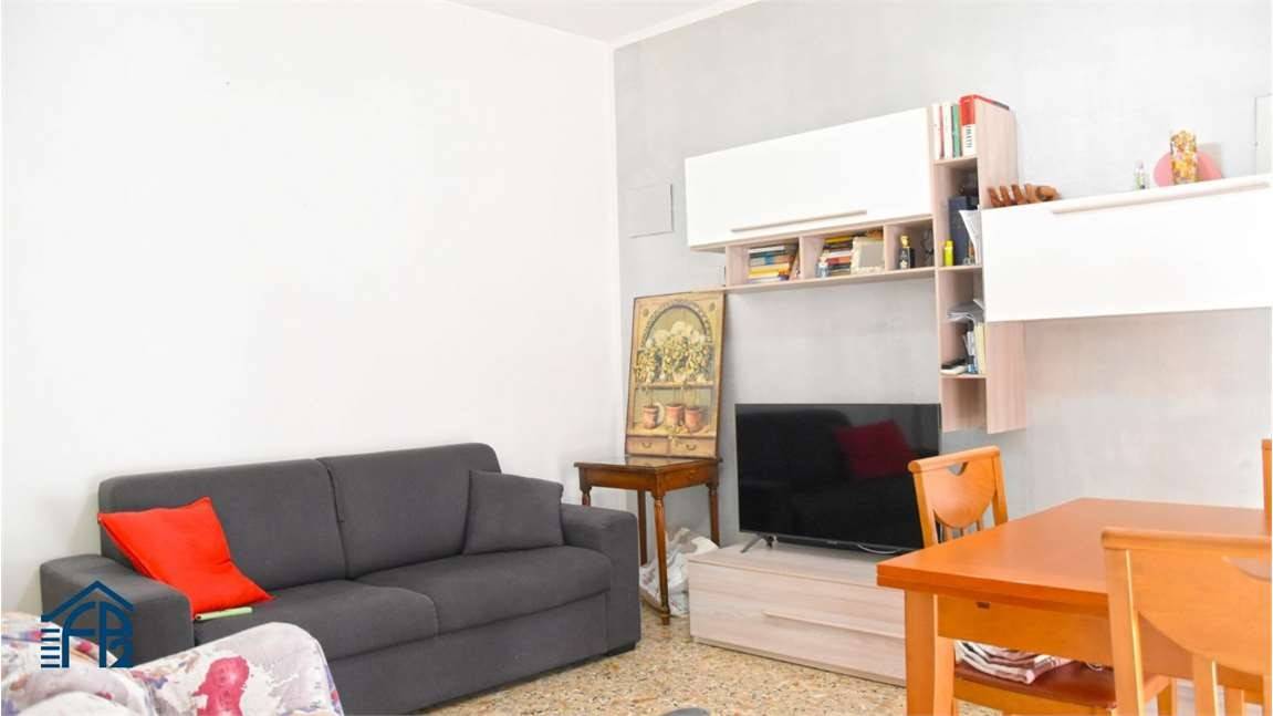 1 bedroom Apartment in Milan, Italy No. 272608