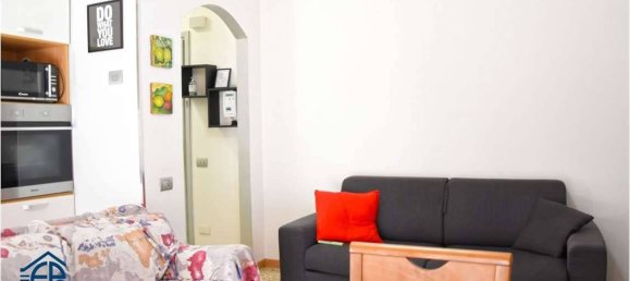 1 bedroom Apartment in Milan, Italy No. 272608 2