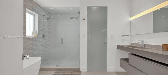 4 chambres villa à vendre à Miami, Miami-Dade, Florida, USA № 615513 9