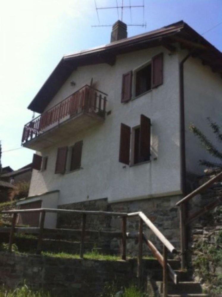 4 rooms Villa in Maccagno con Pino e Veddasca, Italy No. 100199