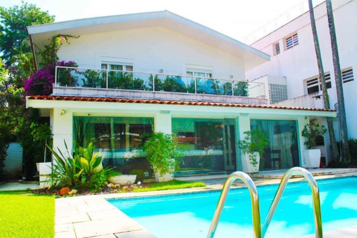 Casa de 4 dormitorios en Sao Paulo, Brazil No. 466905