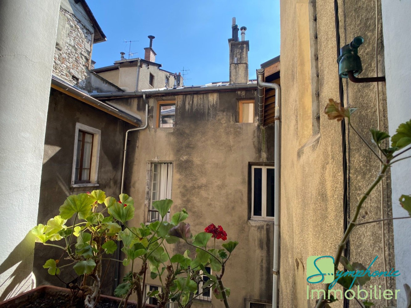 5 bedrooms Apartment in Chambery, France No. 204198