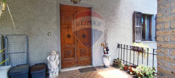 Villa de 7 dormitorios en Baschi, Italy No. 281869 2