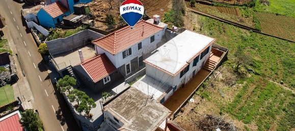 2 bedrooms House in Calheta, Portugal No. 29386 8