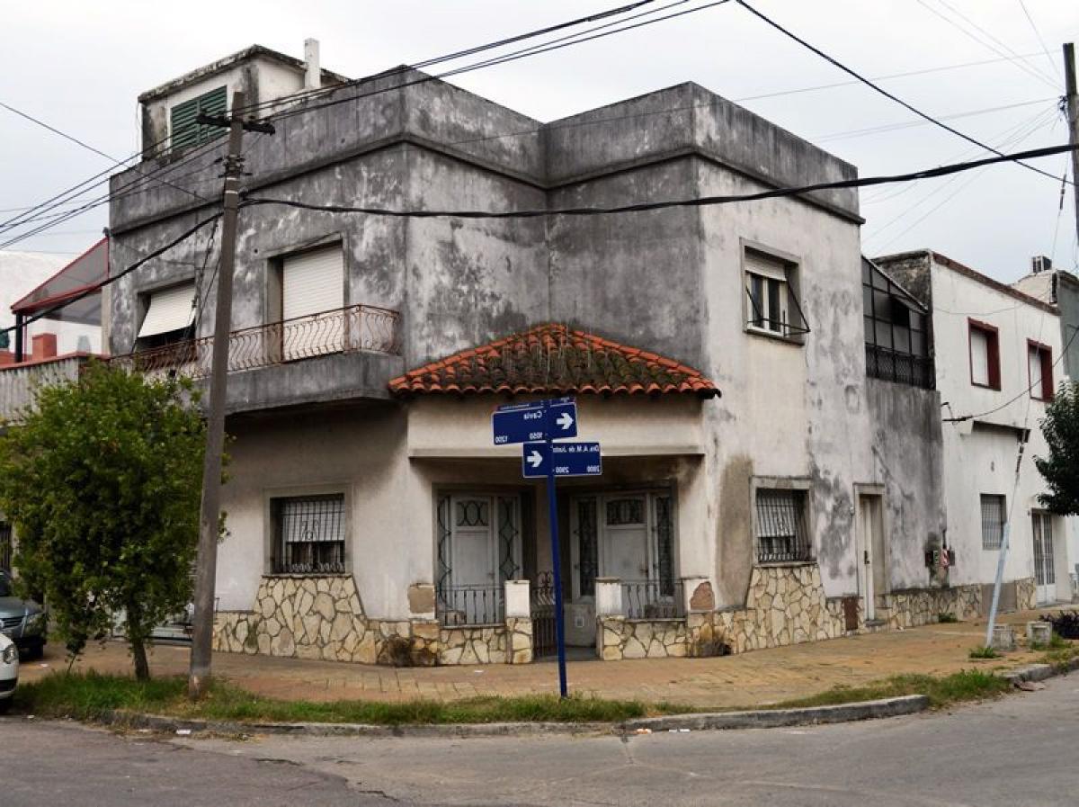 5 bedrooms House in Bermudez, Argentina No. 20303