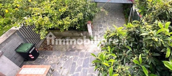 2 bedrooms House in Carrara, Italy No. 50915 2