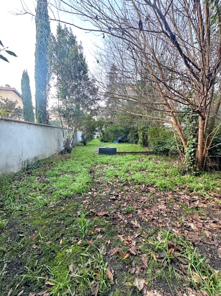 4 bedrooms Building in Toulouse, France No. 361602