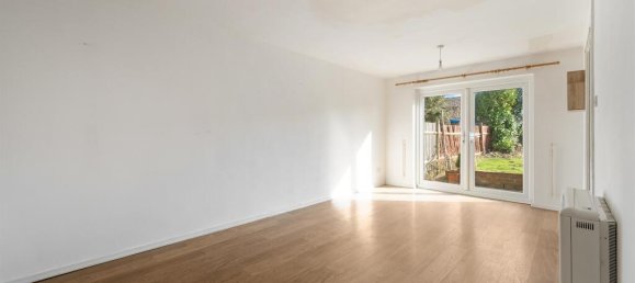 3 bedrooms House in Epsom, United Kingdom No. 9716 16