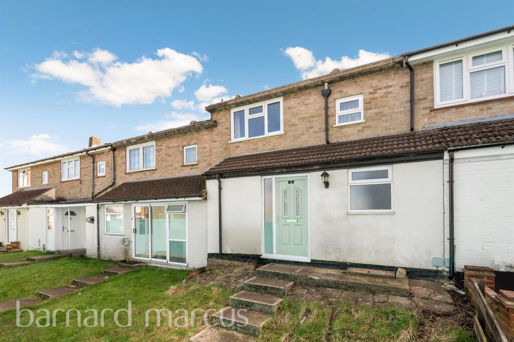 3 bedrooms House in Epsom, United Kingdom No. 9716