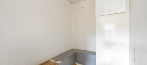 3 bedrooms House in Epsom, United Kingdom No. 9716 5