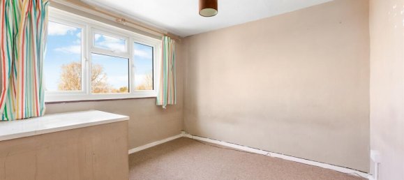 3 bedrooms House in Epsom, United Kingdom No. 9716 24