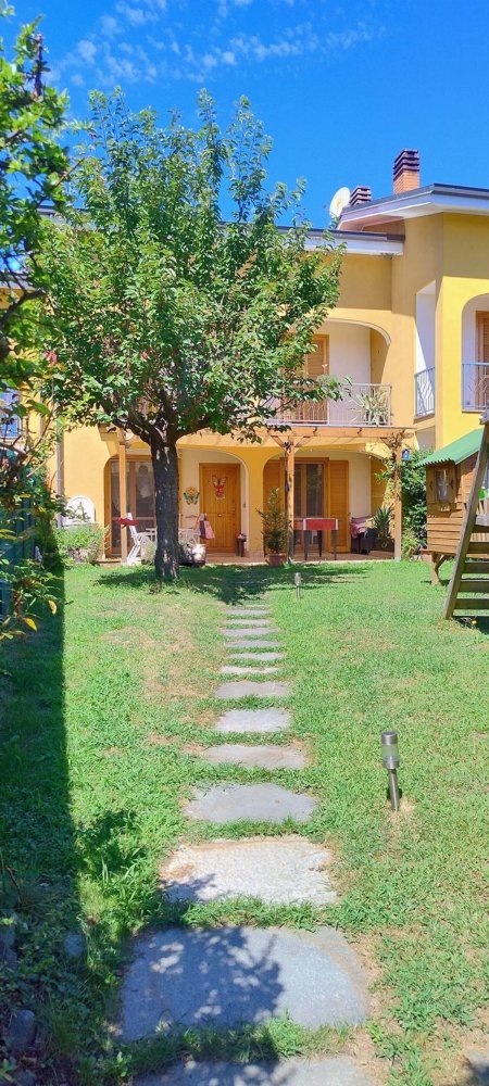 4 rooms House in Romano Canavese, Italy No. 295406