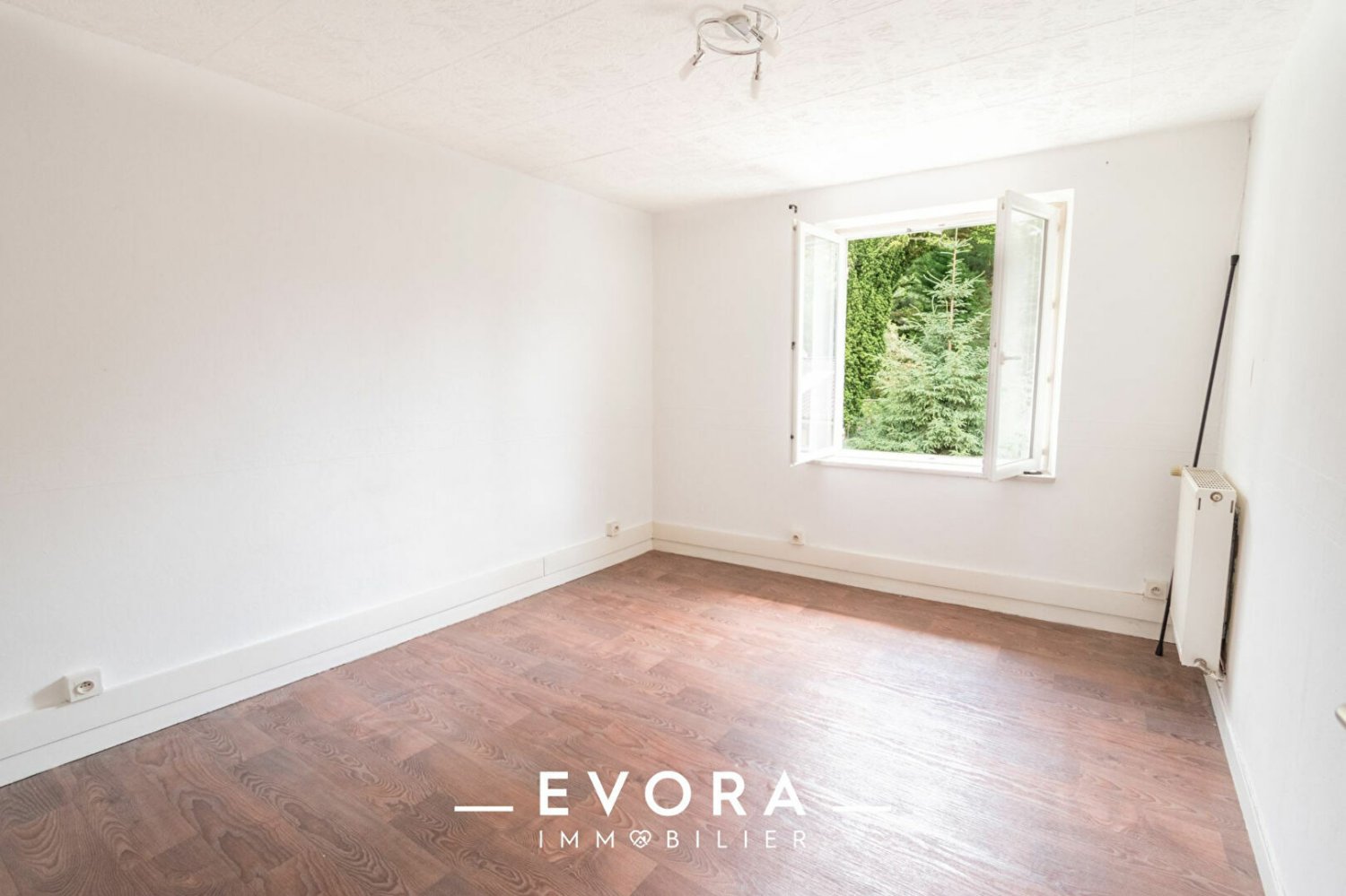 Квартира с 2 спальнями в Розерьёль, Франция № 92802