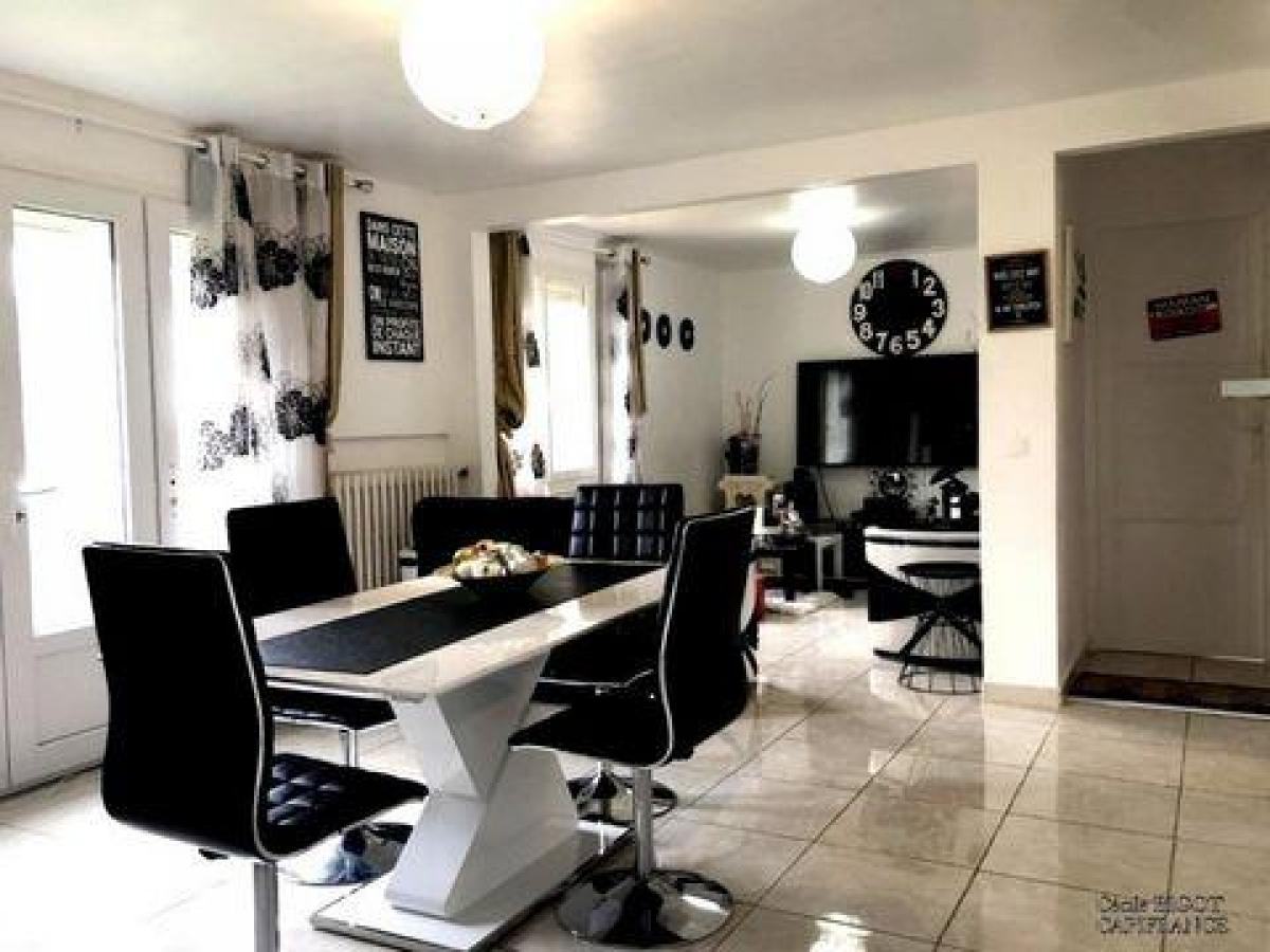 3 bedrooms House in Beauvais, France No. 12122