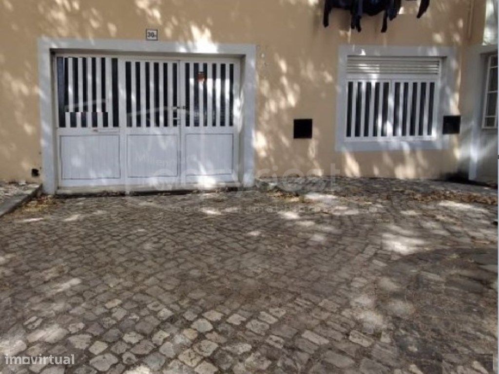 Gewerbliche Immobilie in Almada, Portugal 143m², Nr. 333713