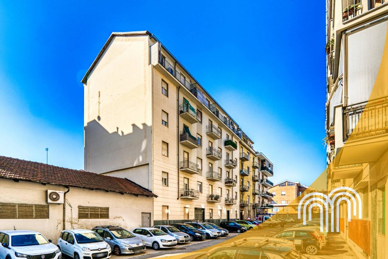 3 rooms Apartment in Turin, Italy No. 34254