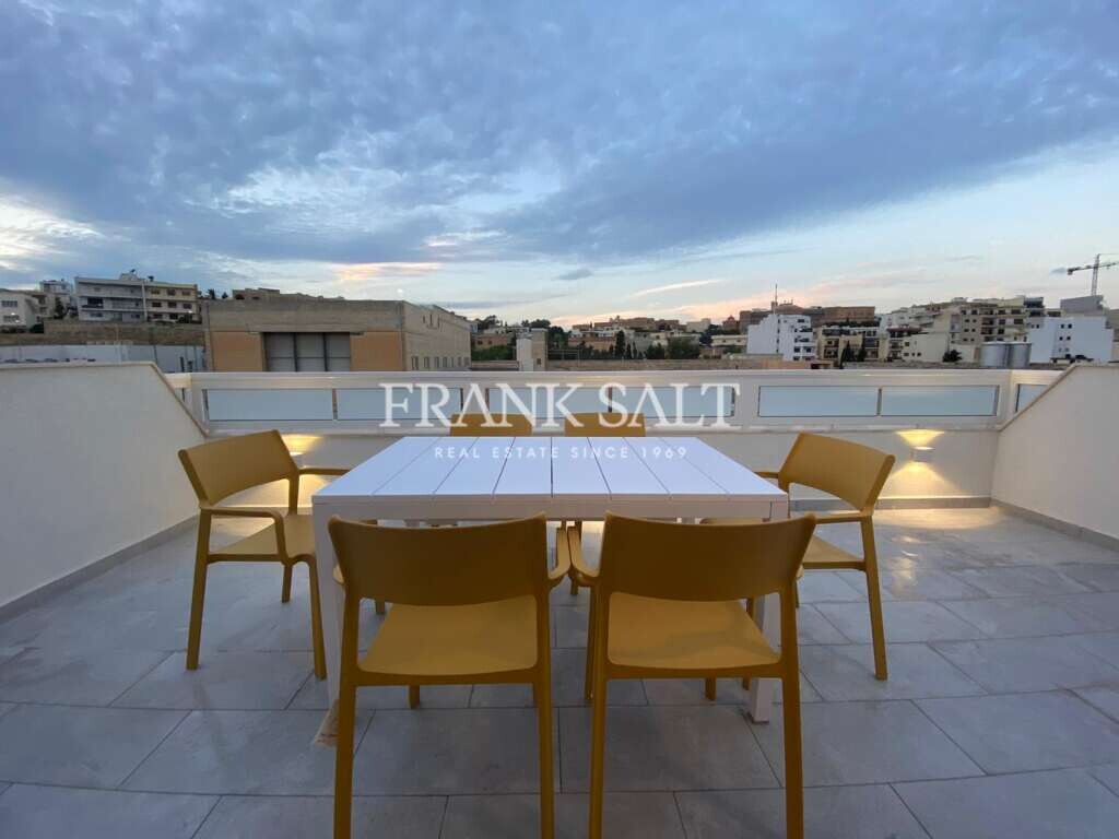 1 bedroom Penthouse in Gzira, Malta No. 9948