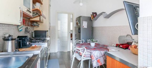 3 bedrooms Apartment in Milan, Italy No. 241967 48