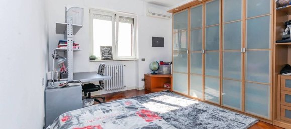 3 bedrooms Apartment in Milan, Italy No. 241967 31
