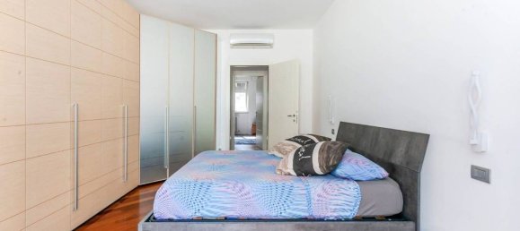 3 bedrooms Apartment in Milan, Italy No. 241967 28