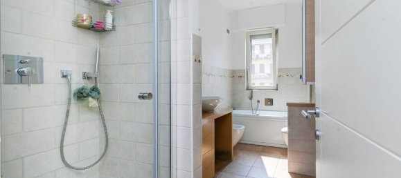 3 bedrooms Apartment in Milan, Italy No. 241967 19