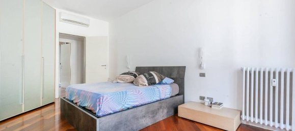 3 bedrooms Apartment in Milan, Italy No. 241967 30