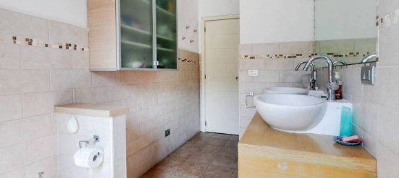 3 bedrooms Apartment in Milan, Italy No. 241967 24