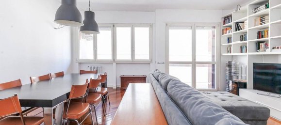 3 bedrooms Apartment in Milan, Italy No. 241967 4