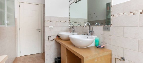 3 bedrooms Apartment in Milan, Italy No. 241967 23