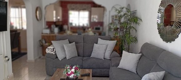 3 bedrooms House in Alicante, Spain No. 188042 2