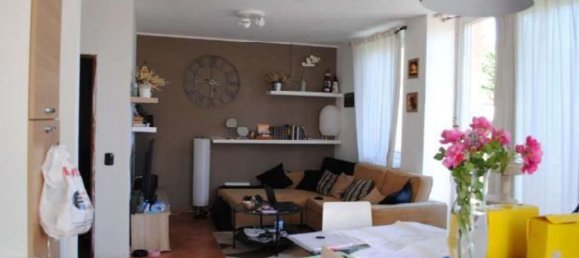 4غرفة منزل ذو طابقين في Cocquio-Trevisago, Italy رقم 198967 3