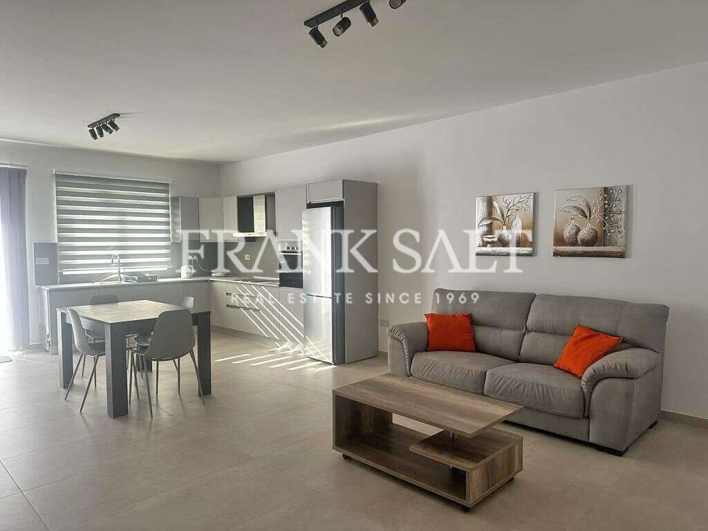 Apartamento de 3 dormitorios en Zebbug, Malta No. 7518