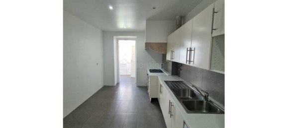 Apartamento de 3 dormitorios en Lisbon, Portugal No. 96165 17