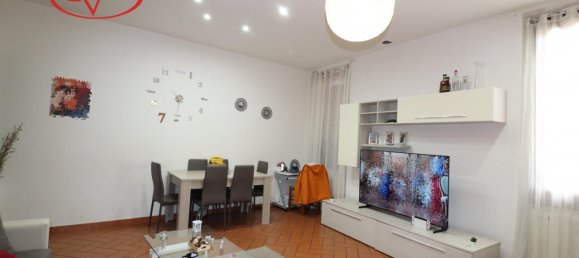 3 rooms Apartment in Montevarchi, Italy No. 236964 3
