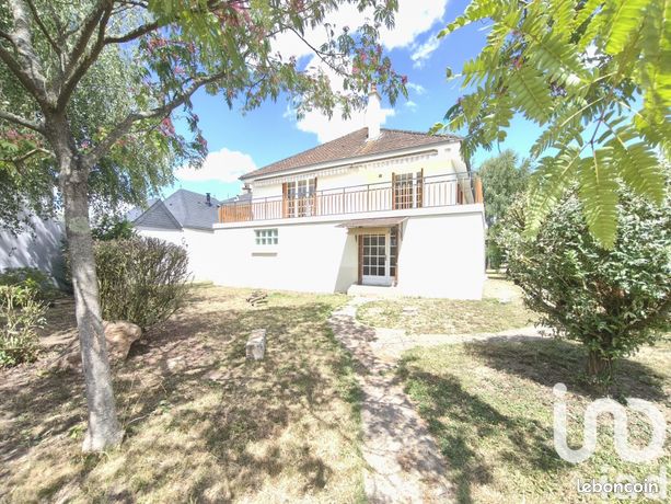 4 chambres Maison à Château-Gontier, France No. 301945