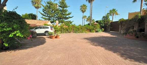 4 bedrooms House in Casares, Spain No. 38734 3