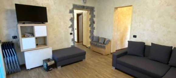 3 bedrooms Penthouse in Introbio, Italy No. 3298 4